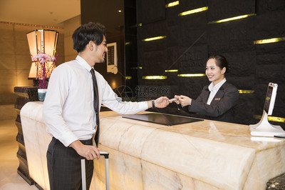 酒店前台与会展服务 提升宾客体验的关键元素